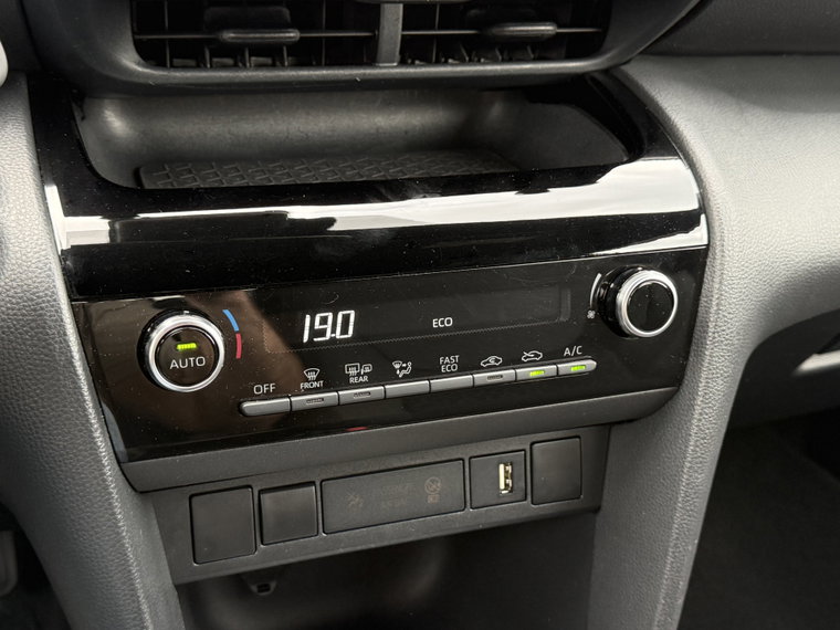 Vehicle Image 23