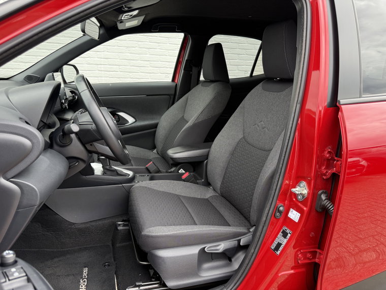 Vehicle Image 25
