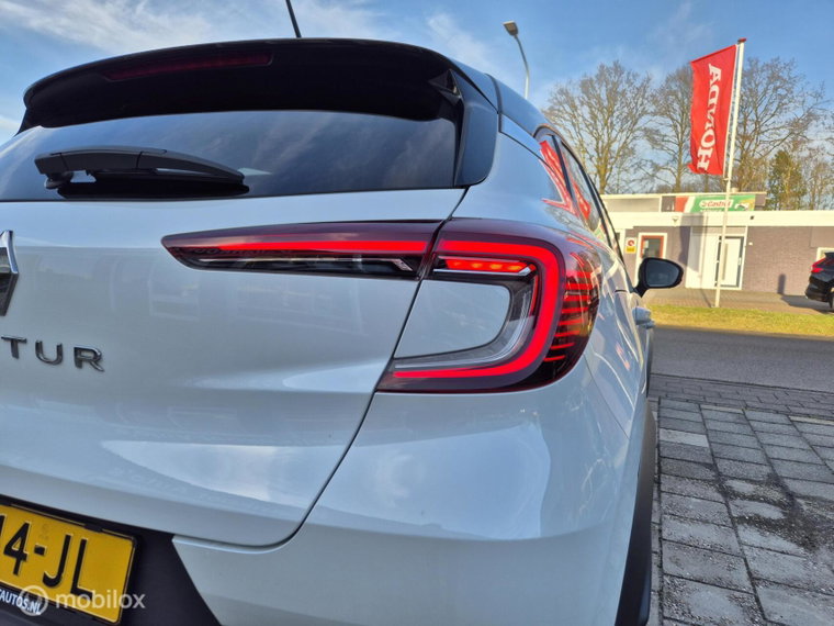Vehicle Image 32