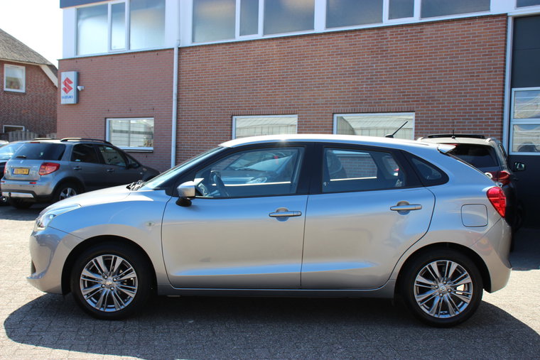 Vehicle Image 4