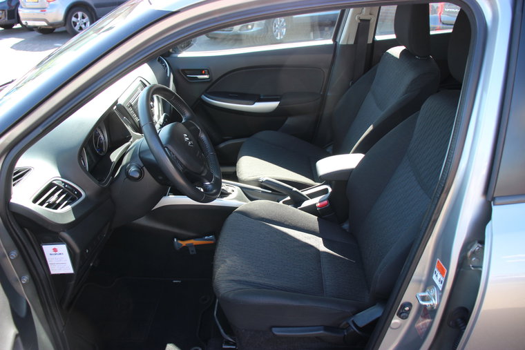 Vehicle Image 9