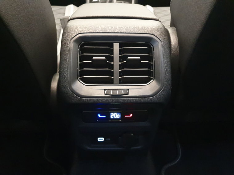 Vehicle Image 26