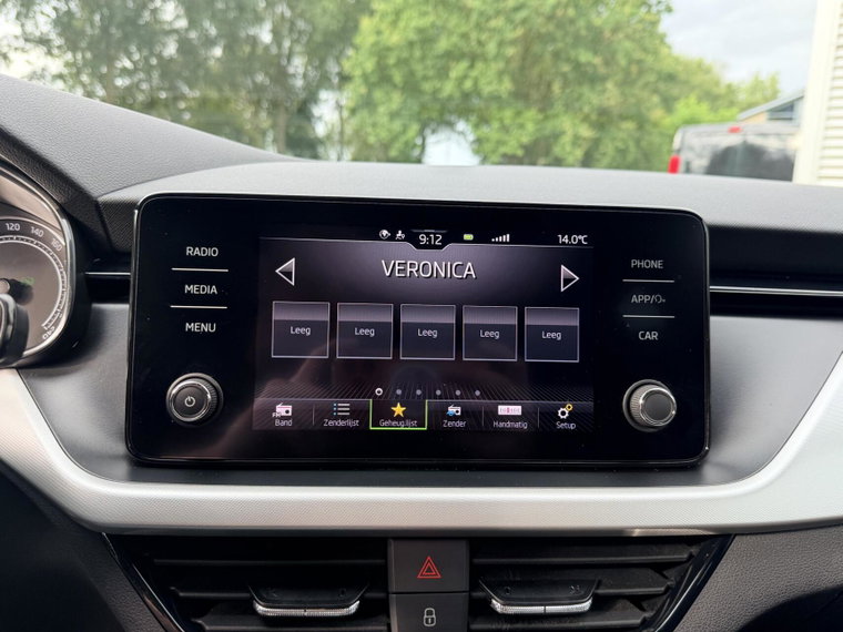 Vehicle Image 25