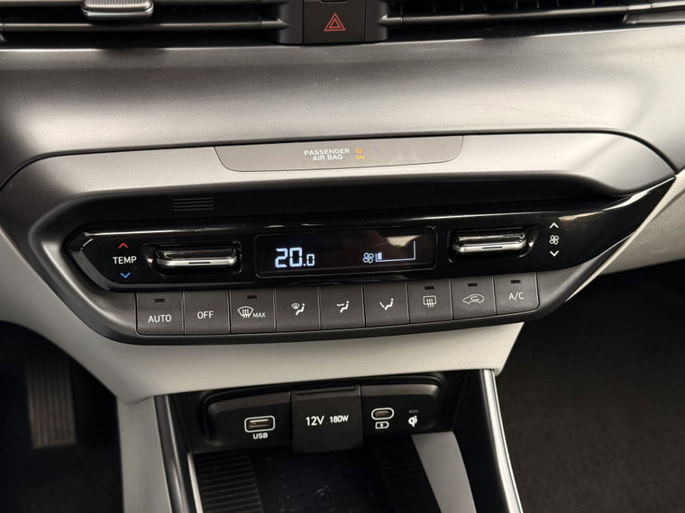 Vehicle Image 32
