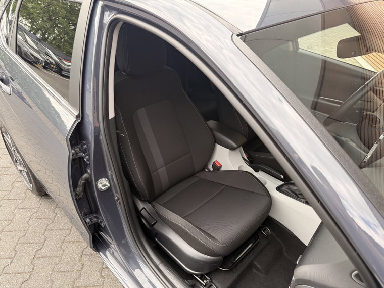 Vehicle Image 37