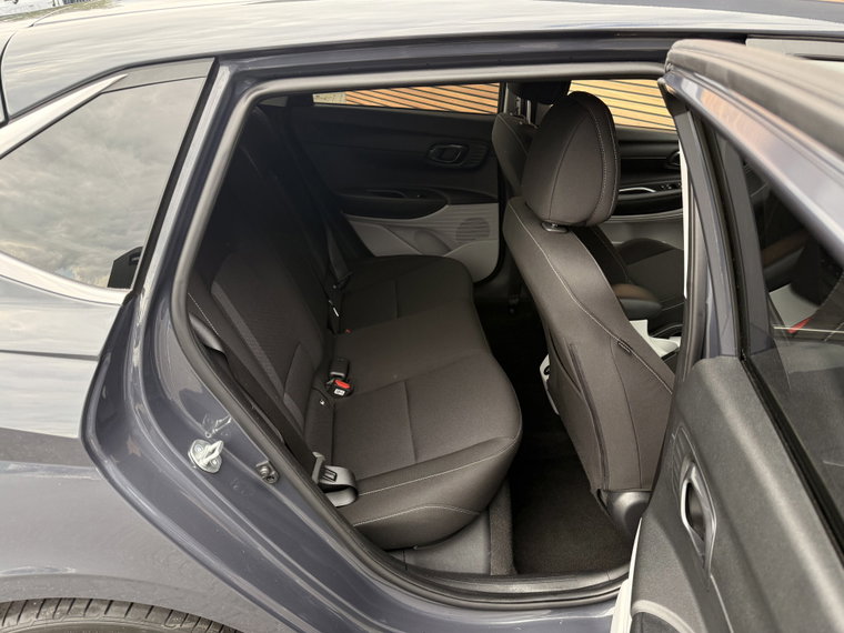 Vehicle Image 38