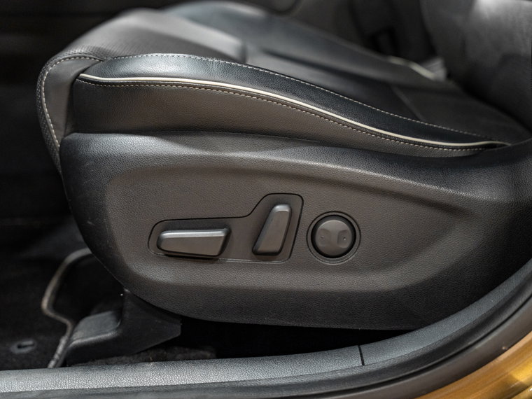 Vehicle Image 24