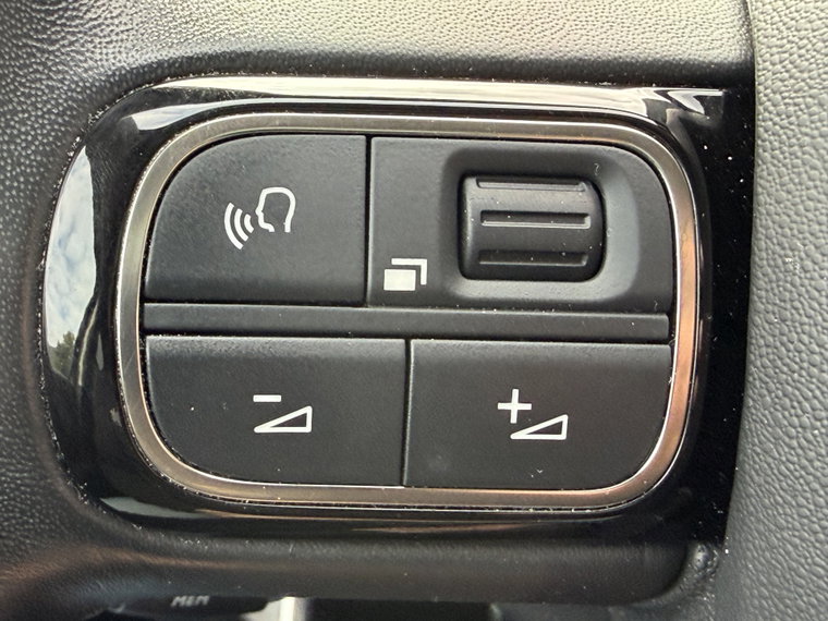 Vehicle Image 24
