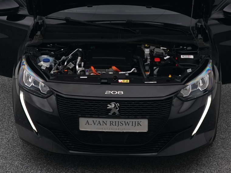 Vehicle Image 32