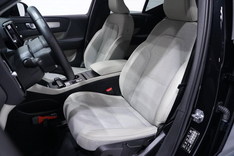 Vehicle Image 38