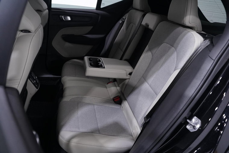 Vehicle Image 39