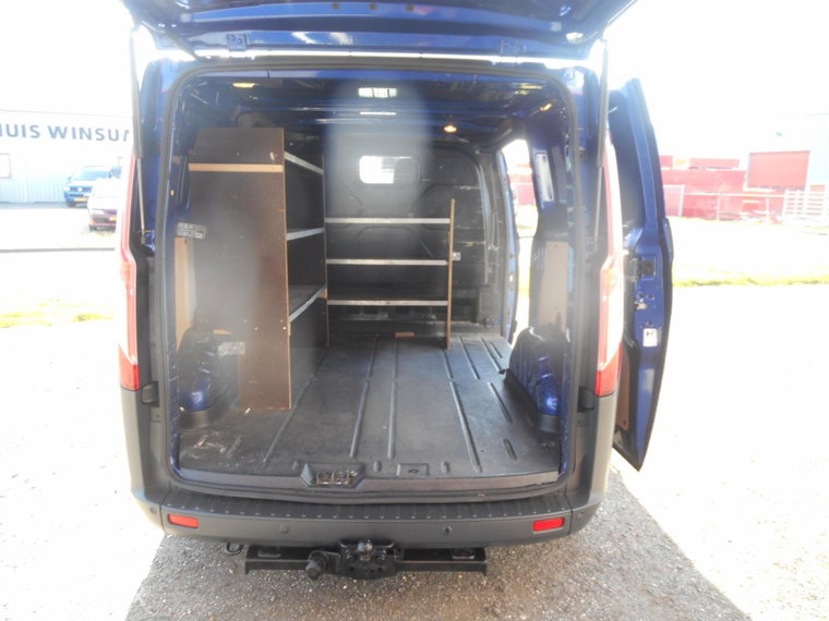 Vehicle Image 9