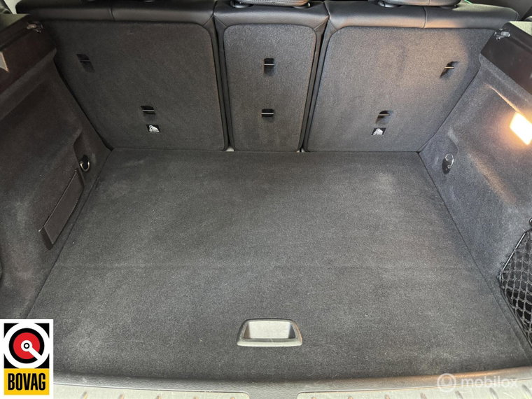 Vehicle Image 28