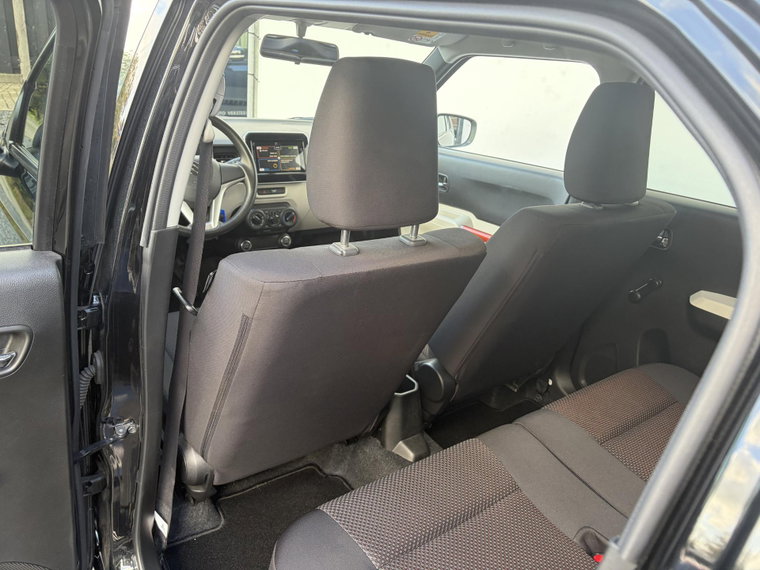 Vehicle Image 12