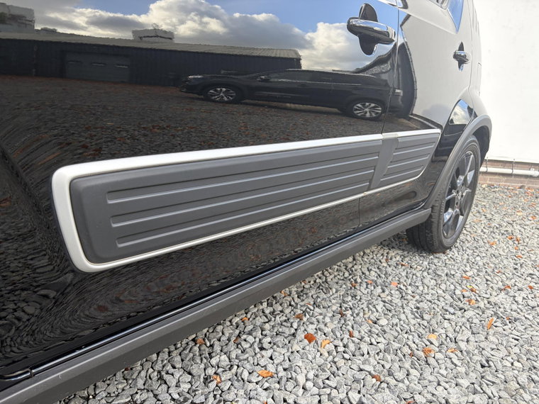 Vehicle Image 31
