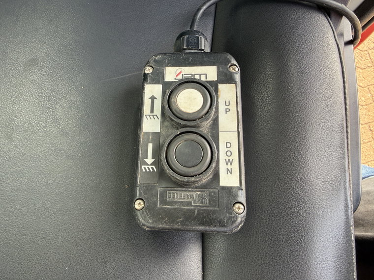 Vehicle Image 23