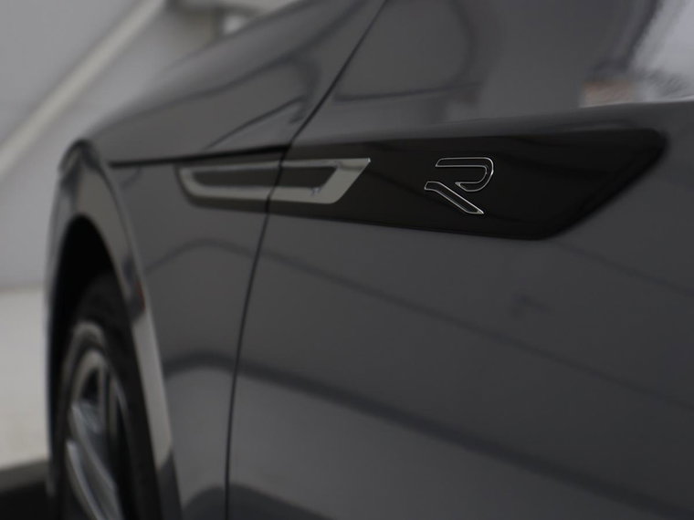 Vehicle Image 38