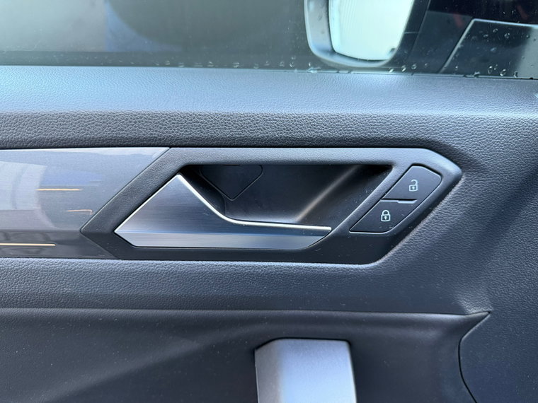 Vehicle Image 40