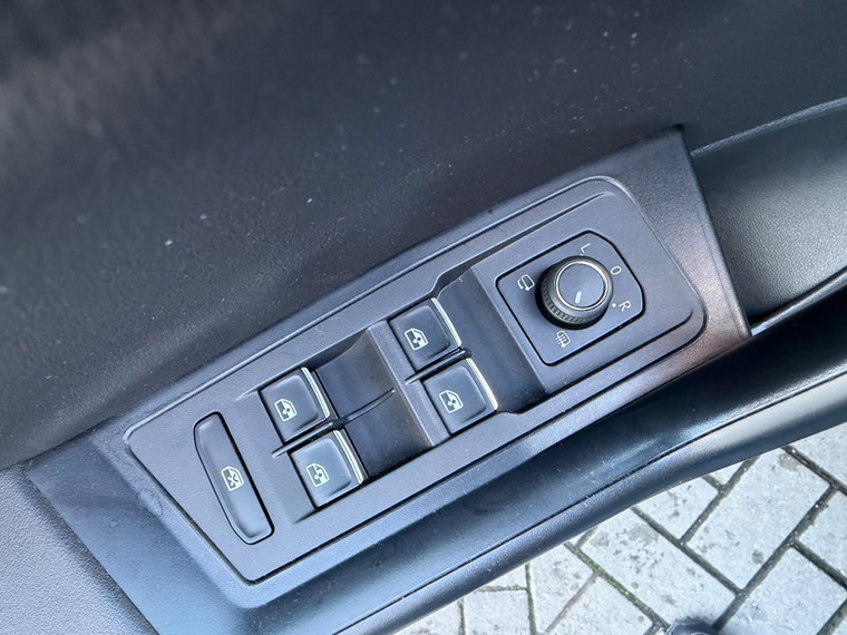 Vehicle Image 41