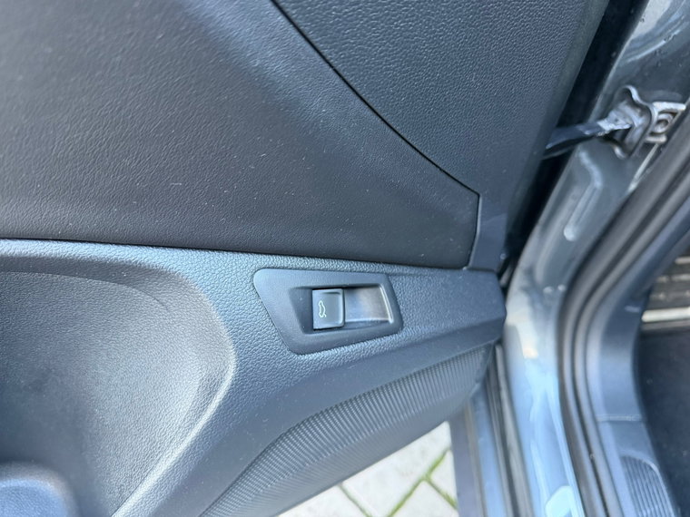 Vehicle Image 42