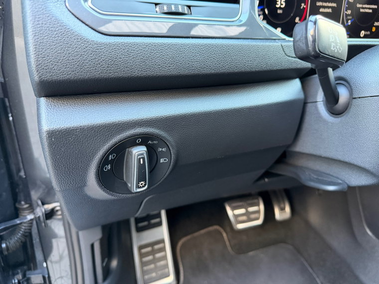 Vehicle Image 43