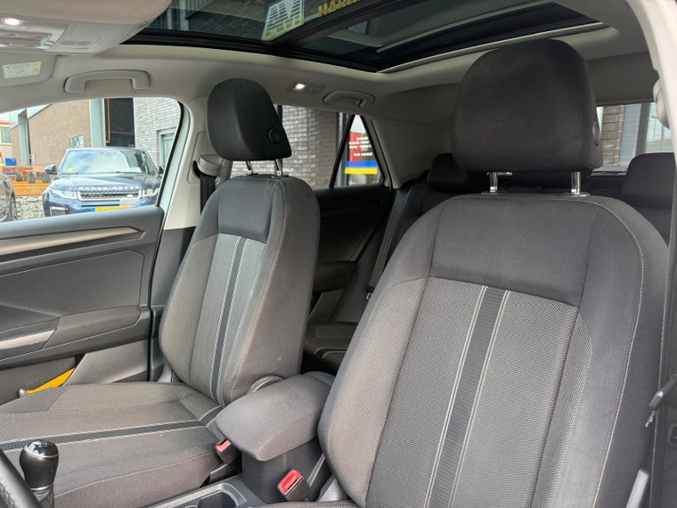 Vehicle Image 36