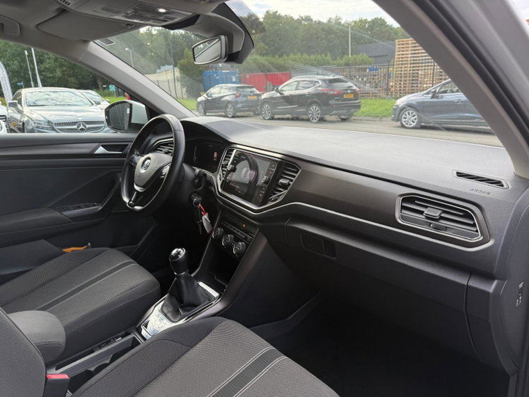 Vehicle Image 38
