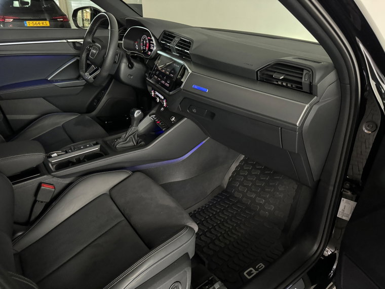 Vehicle Image 40