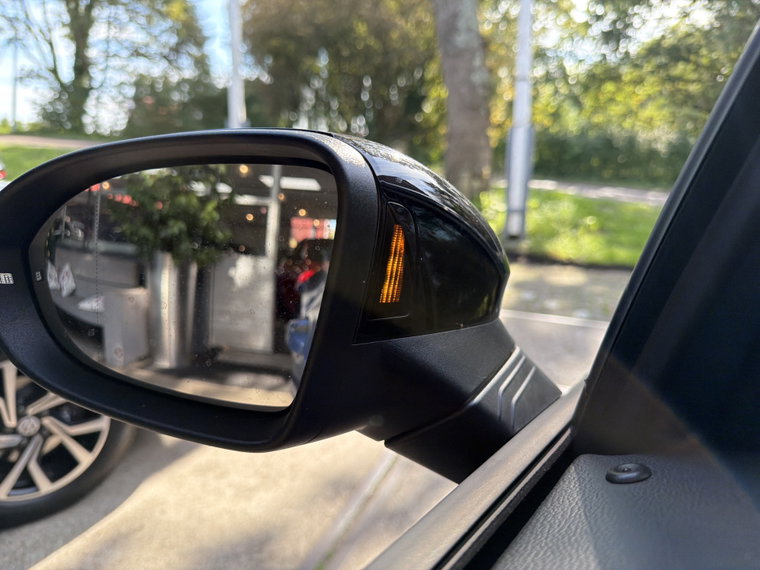 Vehicle Image 33