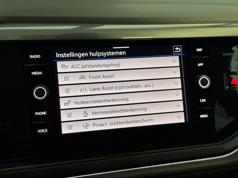 Vehicle Image 32