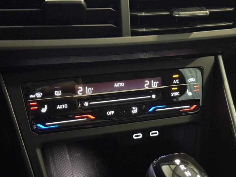 Vehicle Image 40