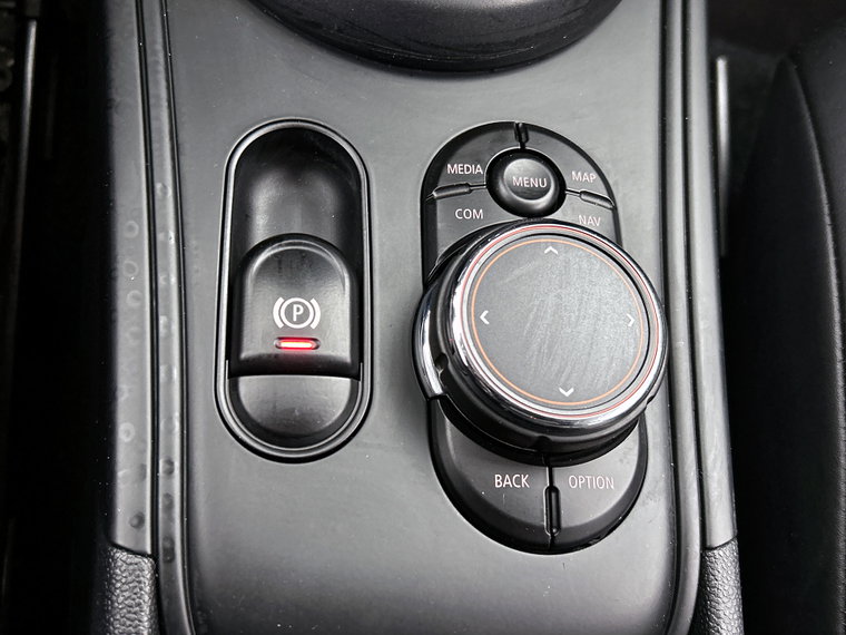Vehicle Image 26