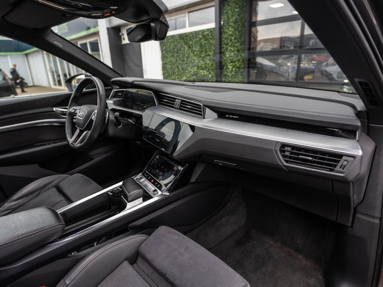 Vehicle Image 39