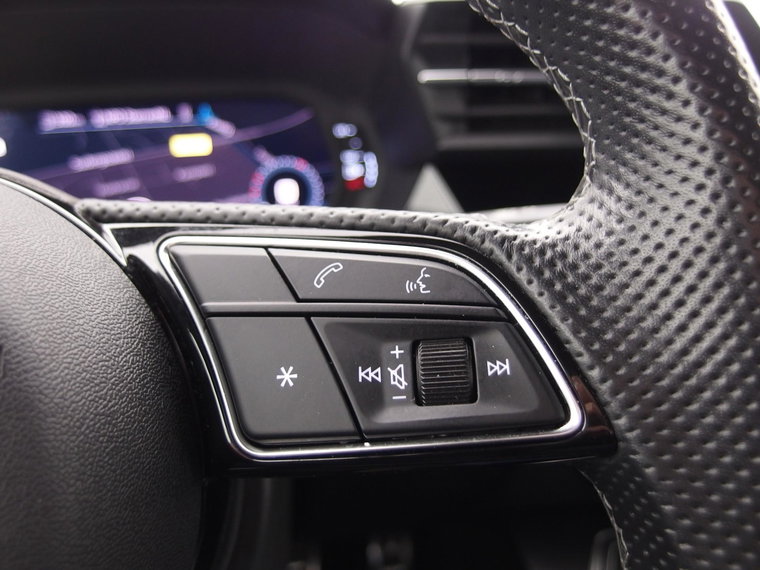 Vehicle Image 37