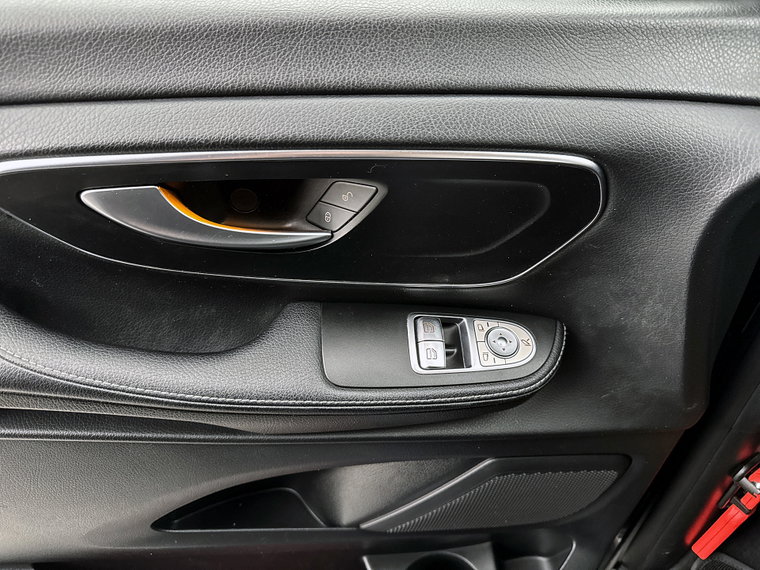 Vehicle Image 27