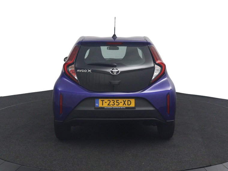Vehicle Image 35
