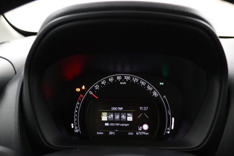 Vehicle Image 10