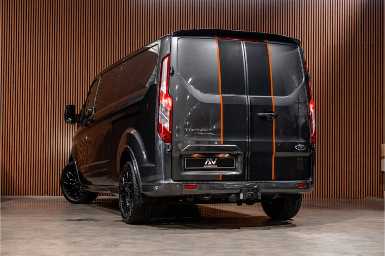 Vehicle Image 8