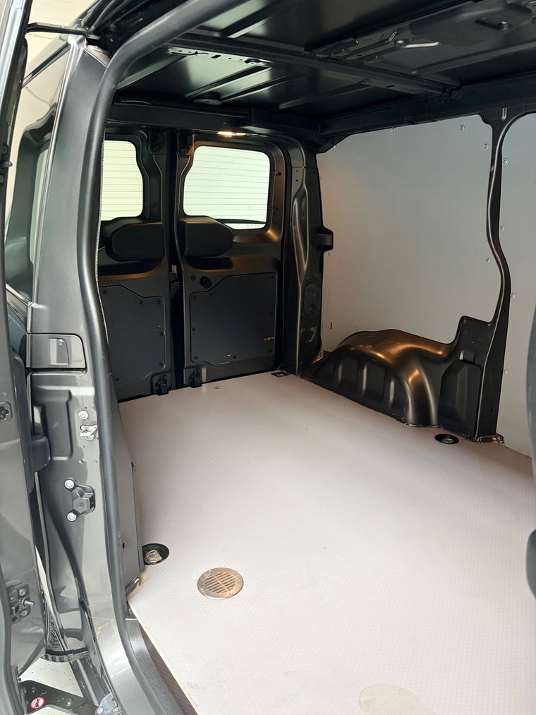 Vehicle Image 33