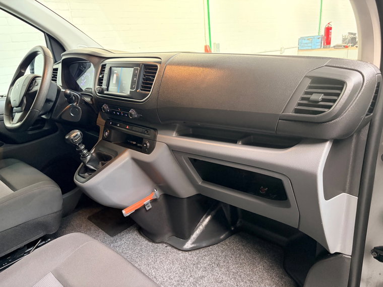 Vehicle Image 38