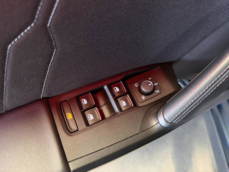 Vehicle Image 35
