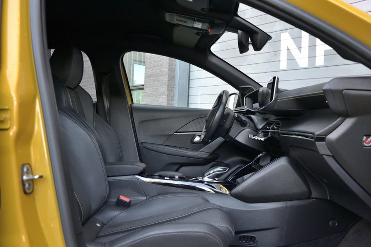 Vehicle Image 10