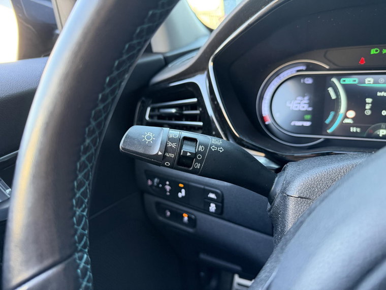 Vehicle Image 24