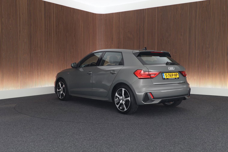 Vehicle Image 6