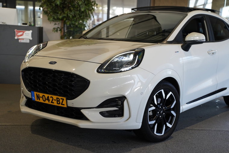 Vehicle Image 13