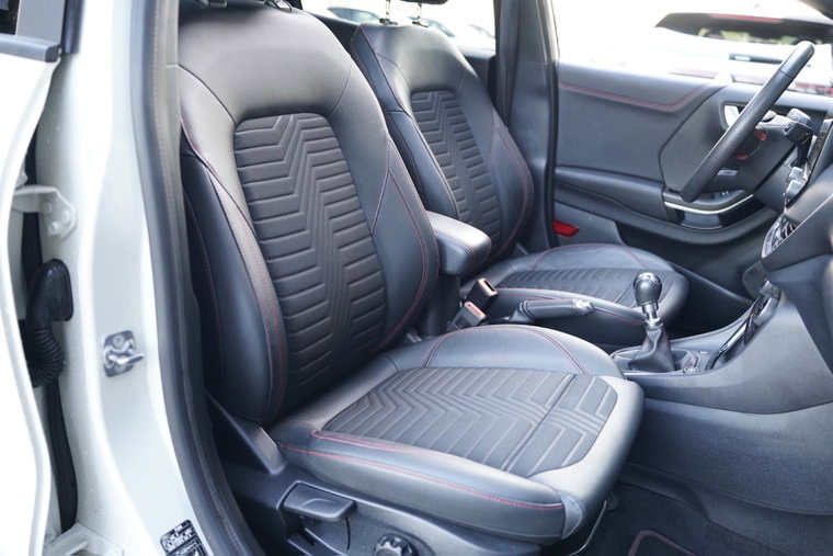 Vehicle Image 19