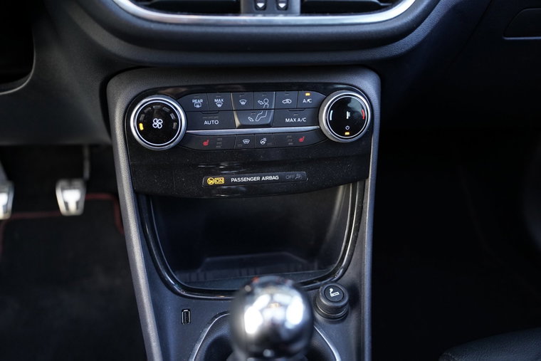 Vehicle Image 24