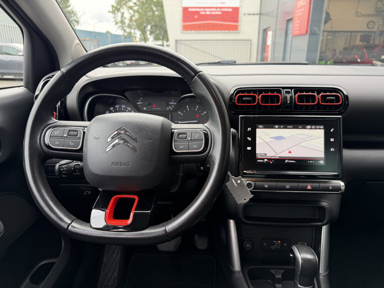 Vehicle Image 14