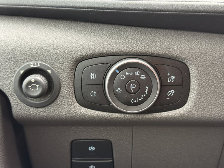 Vehicle Image 28