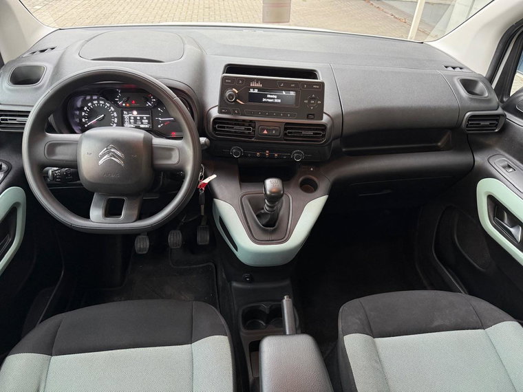Vehicle Image 19